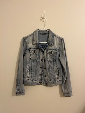 Women's Light Blue Denim Jacket - Casual Button-Front Jean Jacket